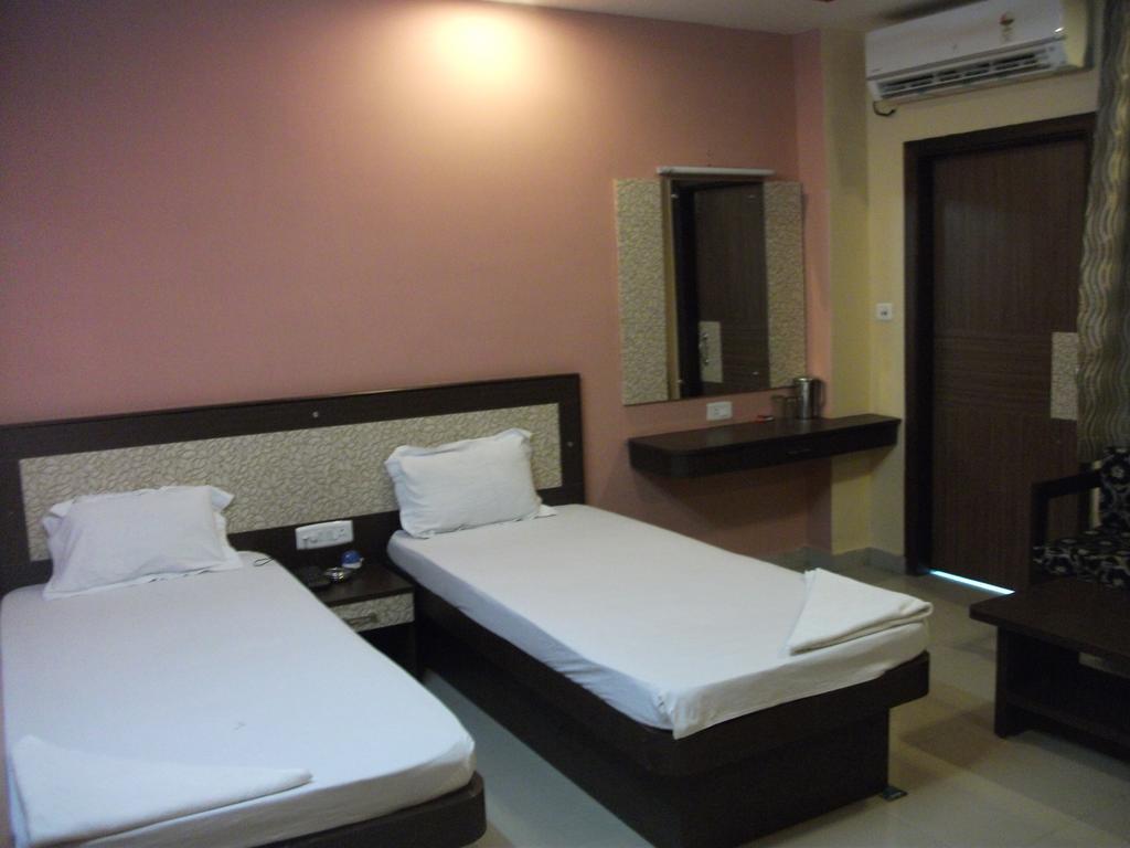 Hotel Parashuram Guwahati Exterior foto